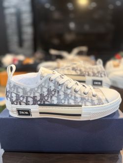 Dior B23
