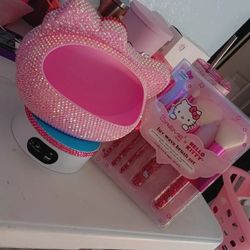 Hello Kitty Makeup Brush Holder 