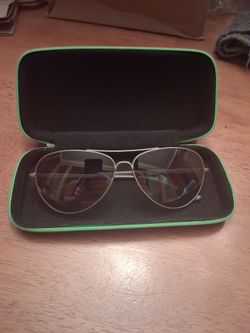 Smith ChromaPop- polarized-aviator sunglasses -with case