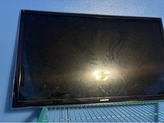 2011 Samsung smartTV  (no remote!!)