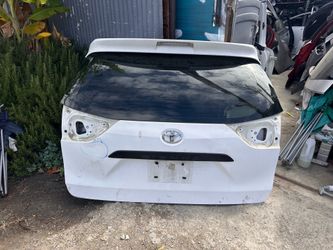 2011-2020 TOYOTA SIENNA TAILGATE