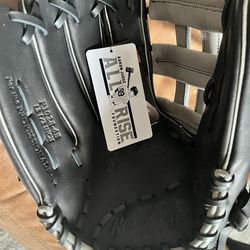 Rawlings Foundation Series 12.5-inch Infield/Outfield Glove-brand New!
