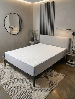 Nectar 10” Queen Memory Foam Bed Comfort Mattress — Excellent Condition / Clean