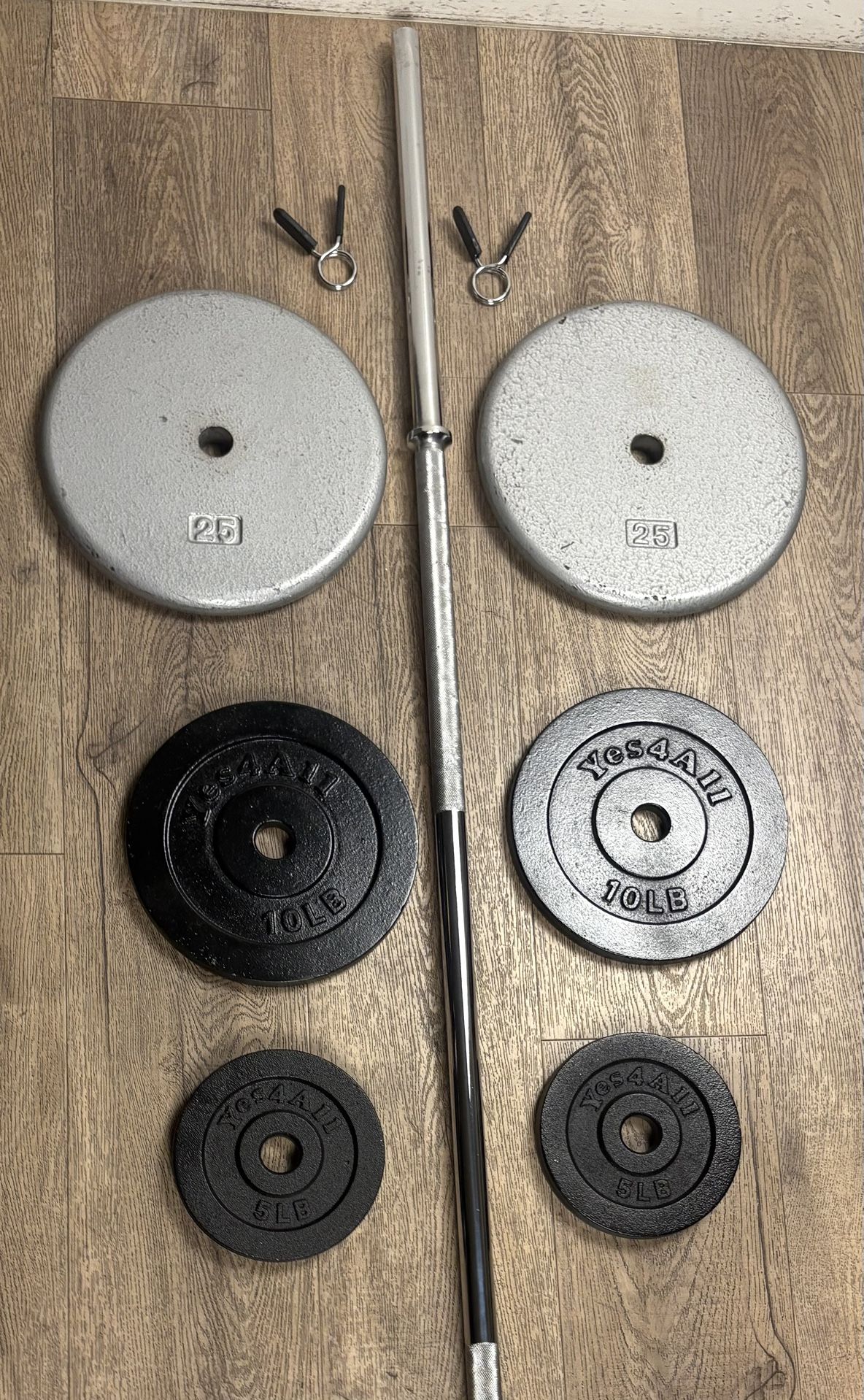 NEW CONDITION: 6 ft Steel Standard Barbell With Weight Plates: 25s, 10s & 5s ( Total: 100 lbs)