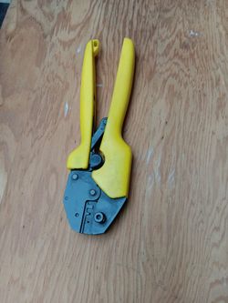Hand held crimpers