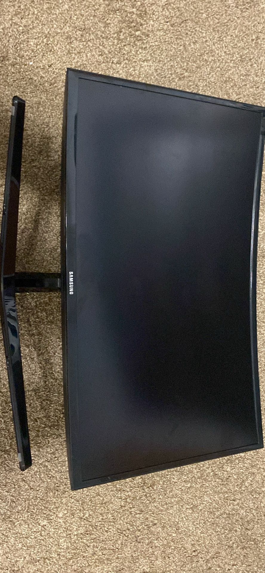 Curved Samsung Monitor 27’