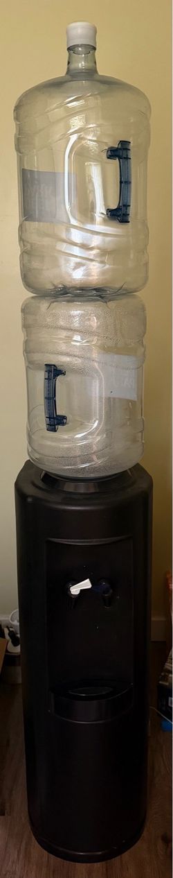 Nestlé water cooler with extra jug