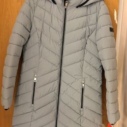 DKNY- Women’s Coat- Stretch Quilted High-Collar Gray Puffer. Size: Medium