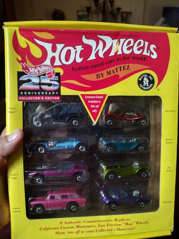 HOT Wheels Sealed 25th Anniversary Collectors Edition Series 1