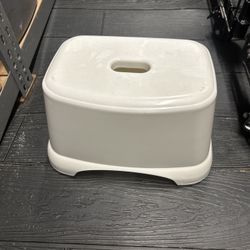 Minimalist Fashion Creative Plastic Children's Stool Thickened Bathroom Non-Slip Stool, Household Square Stool for Shoe Footstool for Bedroom