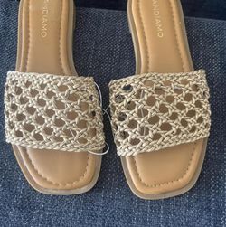 New women's sandals, size 6.5