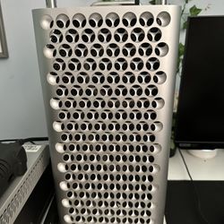 Upgraded Mac Pro 2019 7,1 16-Core CPU 48GB RAM Radeon VII 16GB VRAM