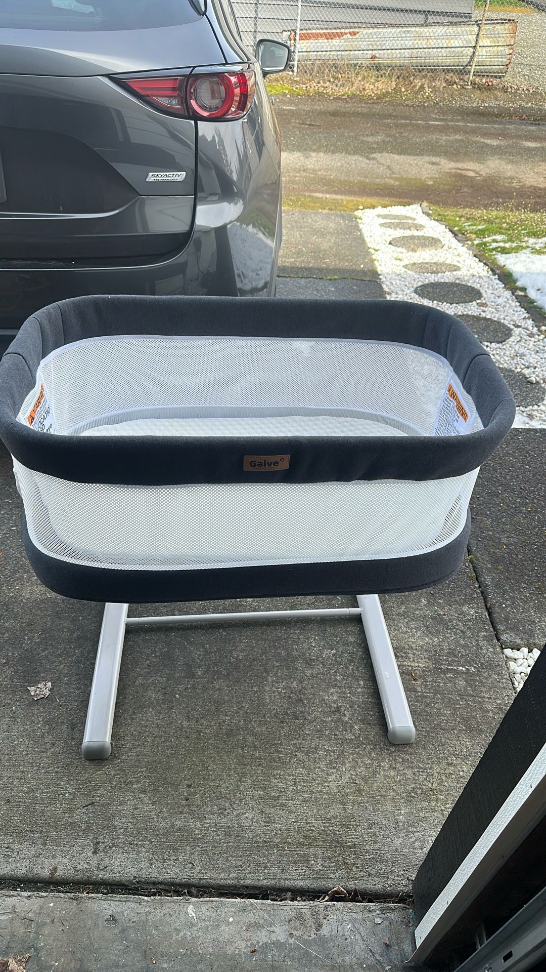 Swaying Bassinet For Infant