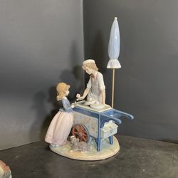 Lladro Ice Cream Vendor