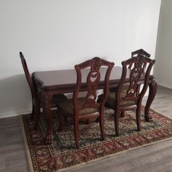 Mahogany Wood 8 Chairs Dinner Table.