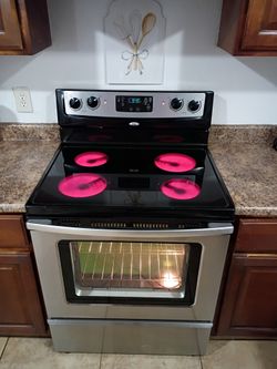 Whirlpool, Stainless  Electric Stove.