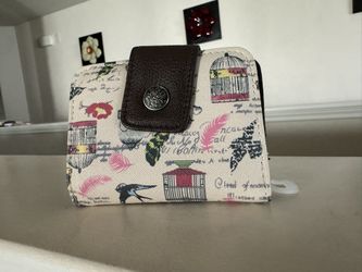 Women's Beautiful Relic "Bird Print" Wallet.