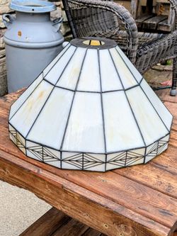 Beautiful 15" Diameter Dale Tiffany Cream-Caramel Stained Glass Slag Leaded Geometric Lamp Shade