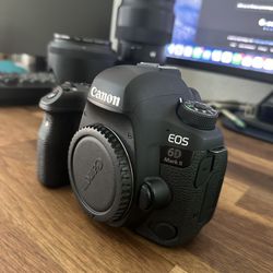 Canon 6D Mark II - Perfect Condition - Low Shutter Count