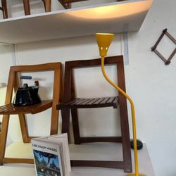 Flexible Yellow Gooseneck Lamp – Retro Modern Charm