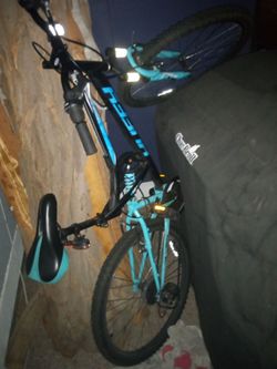 Trek Mountain Bike Black and Teal