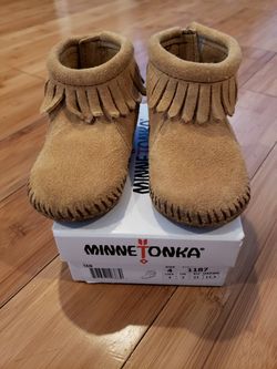 Minnetonka fringe boots