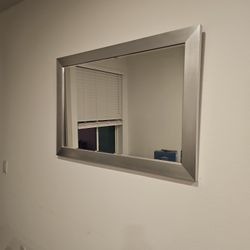 2 Mirrors