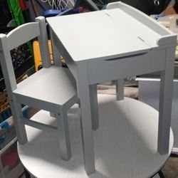 Child Size Desk & Chair