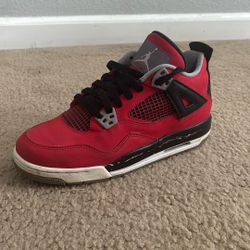 Jordan 4 Toro Bravo 