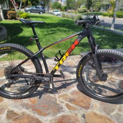 TREK Roscoe 8 Mountain Bike