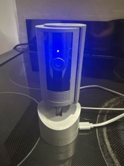 Ring Pan-Tilt Indoor Cam (Model 5F93F2).