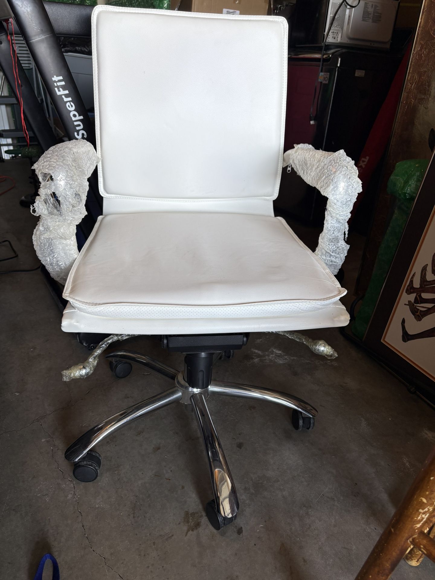 Furnberg White Office Chair