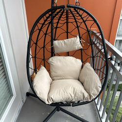 Swinging Egg Chair