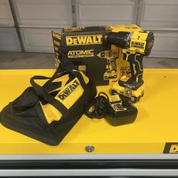 New DEWALT ATOMIC 20V Lithium-Ion Cordless 1/2 in. Hammer Drill Kit with 5.0 Ah Battery and Charger