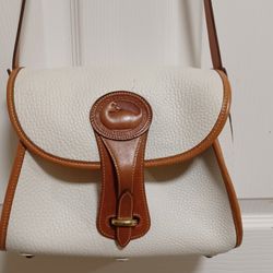 Dooney& Bourky Leather Purse 