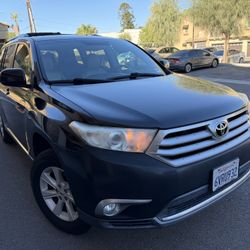 2012 Toyota Highlander SE