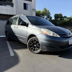 2007 Toyota Siena 