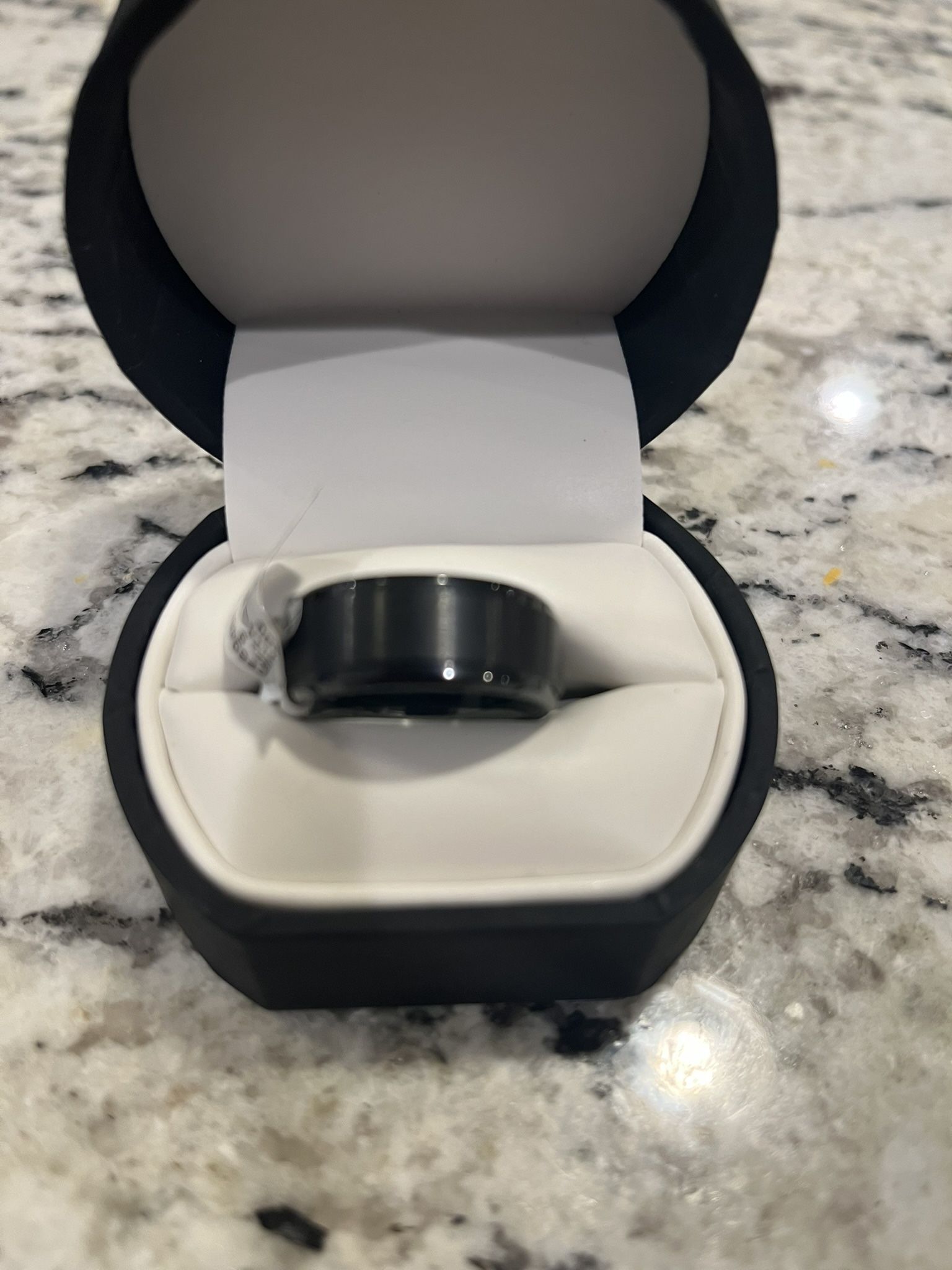New In Box Men’s Black Titanium Wedding Band Size 9