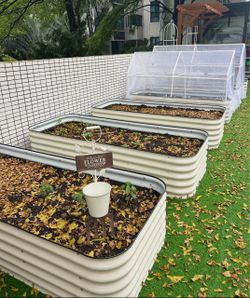 Raise garden bed