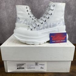 Alexander McQueen Tread Slick High-Top Boots White Silver 676718-W4RQ2-9071 Size 39 EU / 7 US Women’s / Size 6 US Men’s