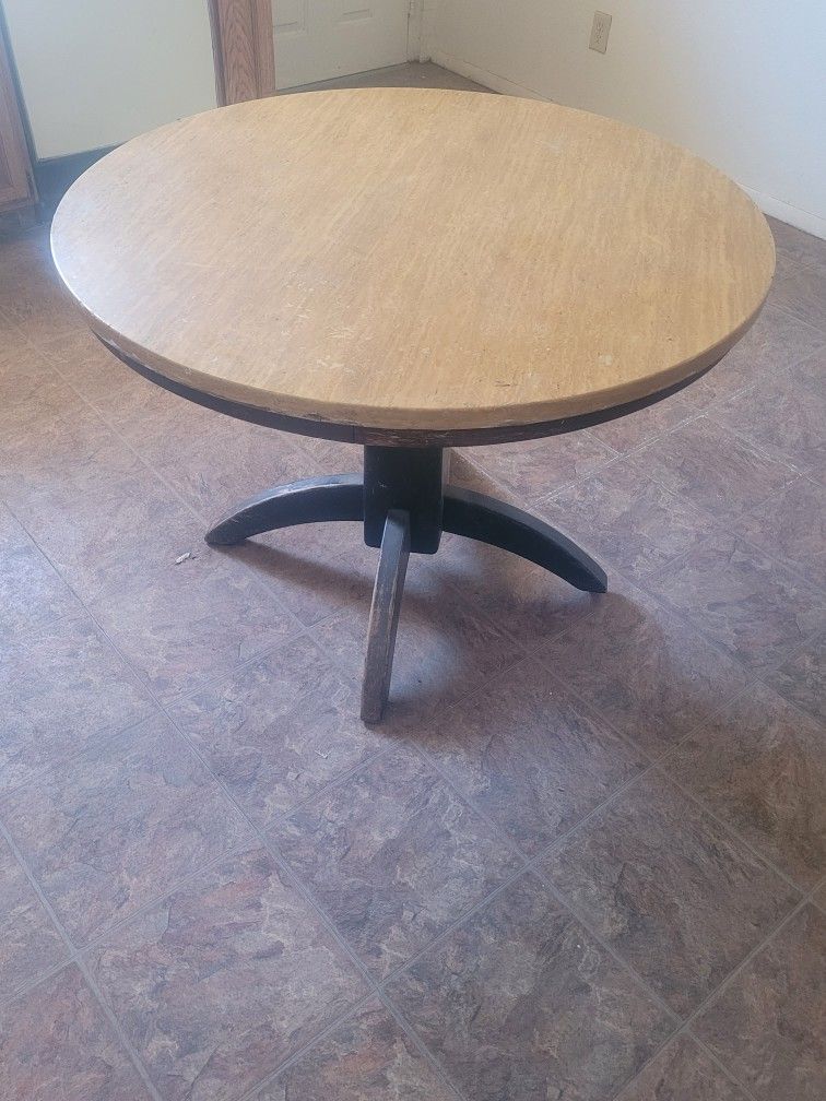 Kitchen Table / Dining Table, Round (42" D) –Priced LOW to sell FAST