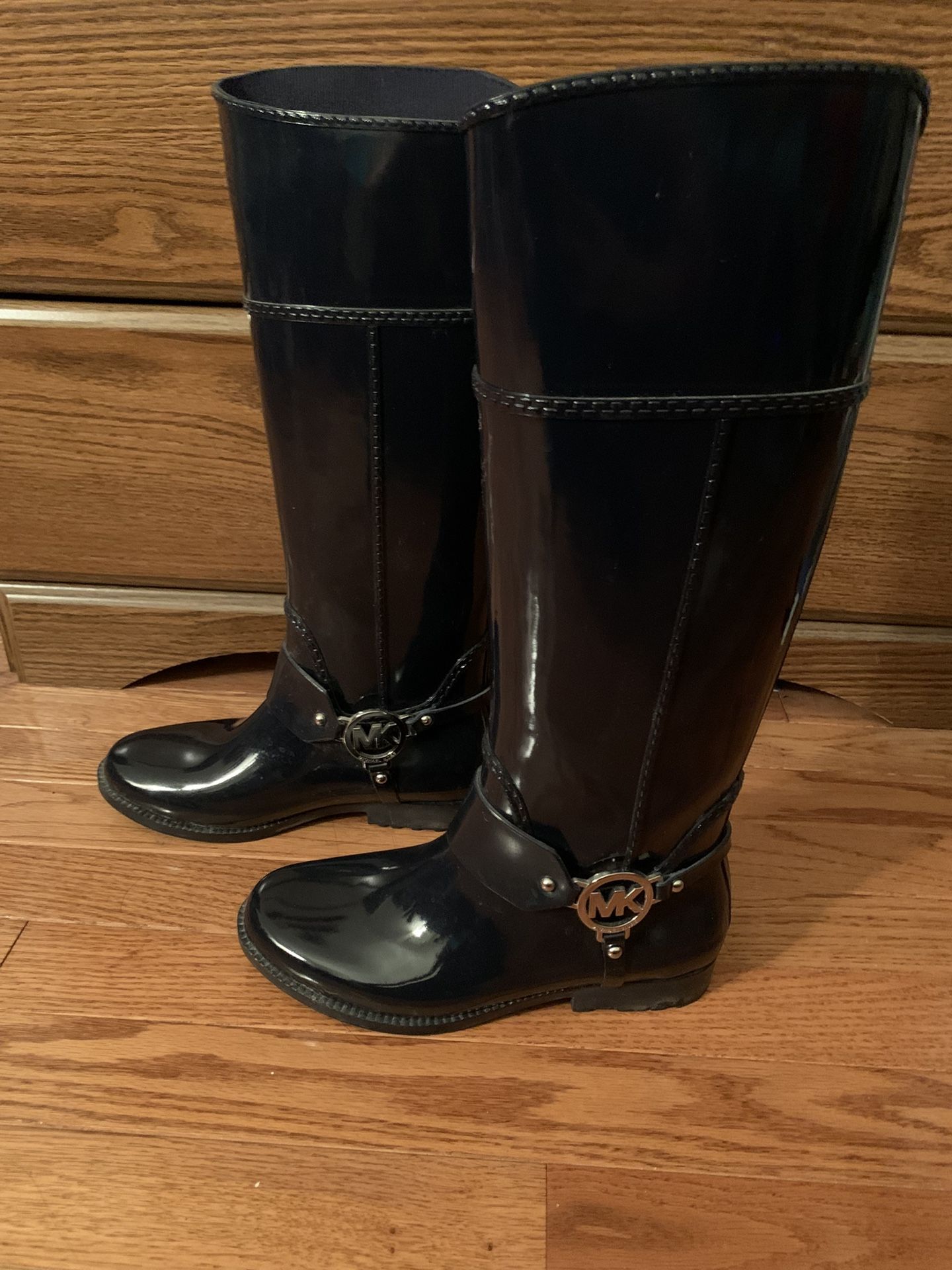 Michael Kor Navy Blue Rain Boots Size 6