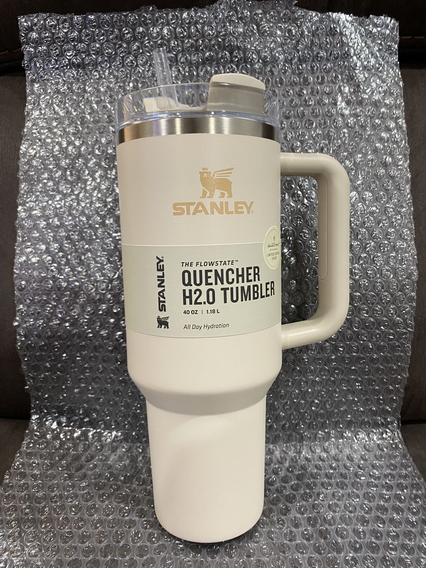 🔥 Rare Stanley Hearth and Hand Magnolia 40oz Tumbler 🔥