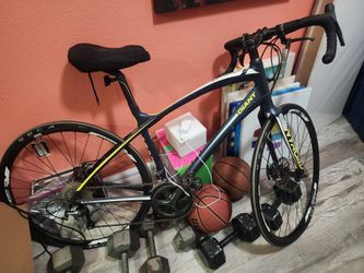 Giant Anyroad Bicycle