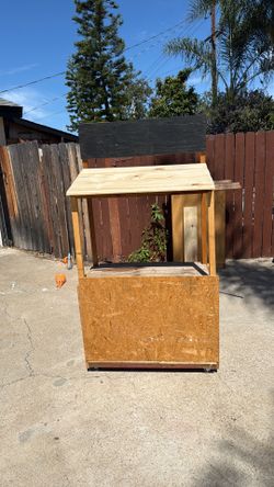 Custom Lemonade Stand