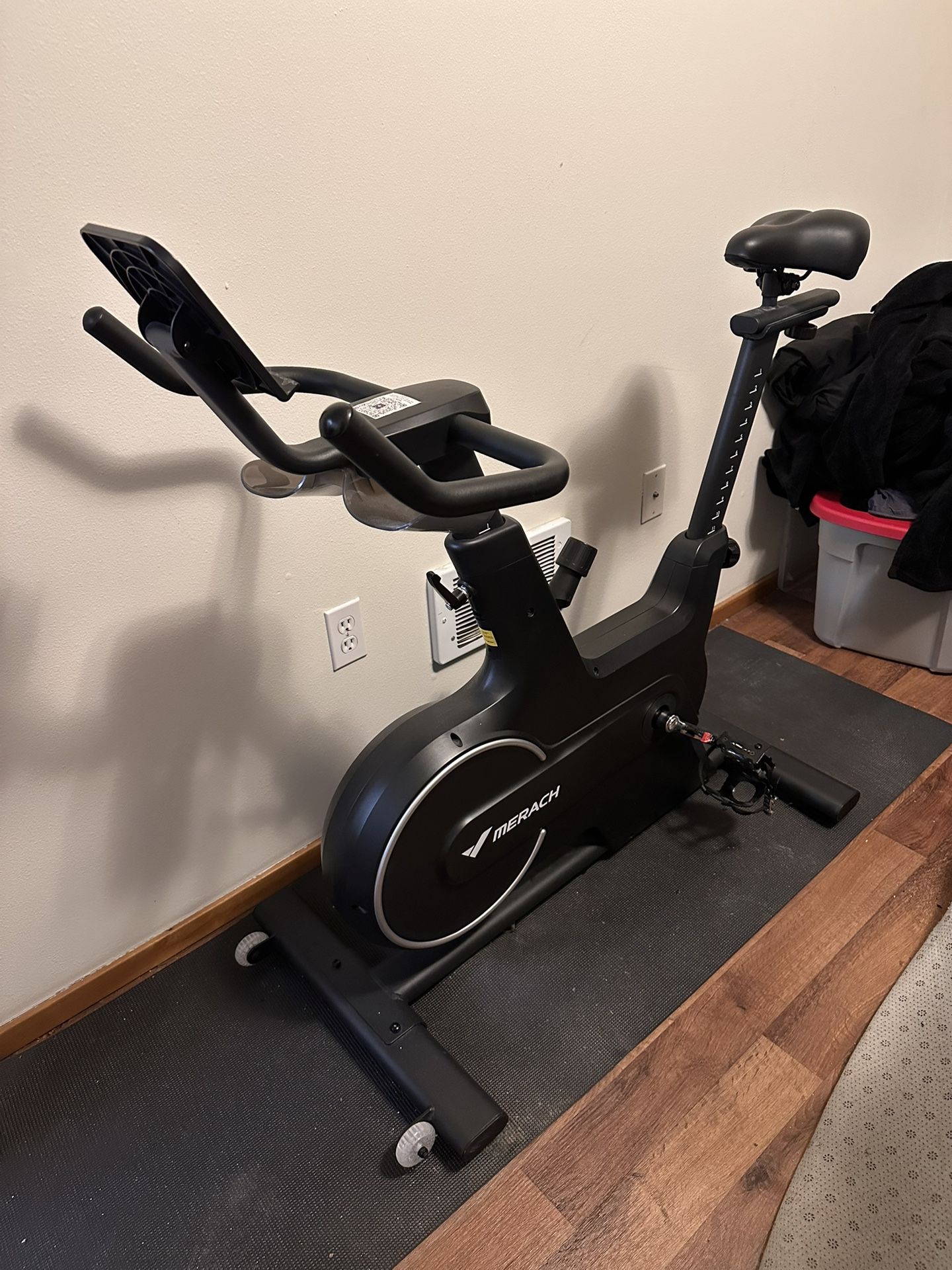 Stationary exercise bike (MR667 Merach)