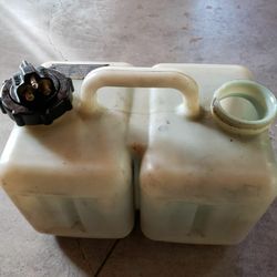OUTBOARD OIL TANK