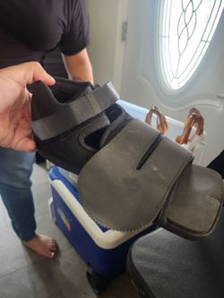 Medium medical boot/brace