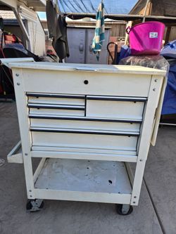 USG 5 DRAWERS TOOL BOX ONE KEY AND SMALL TABLE ON THE SIDE