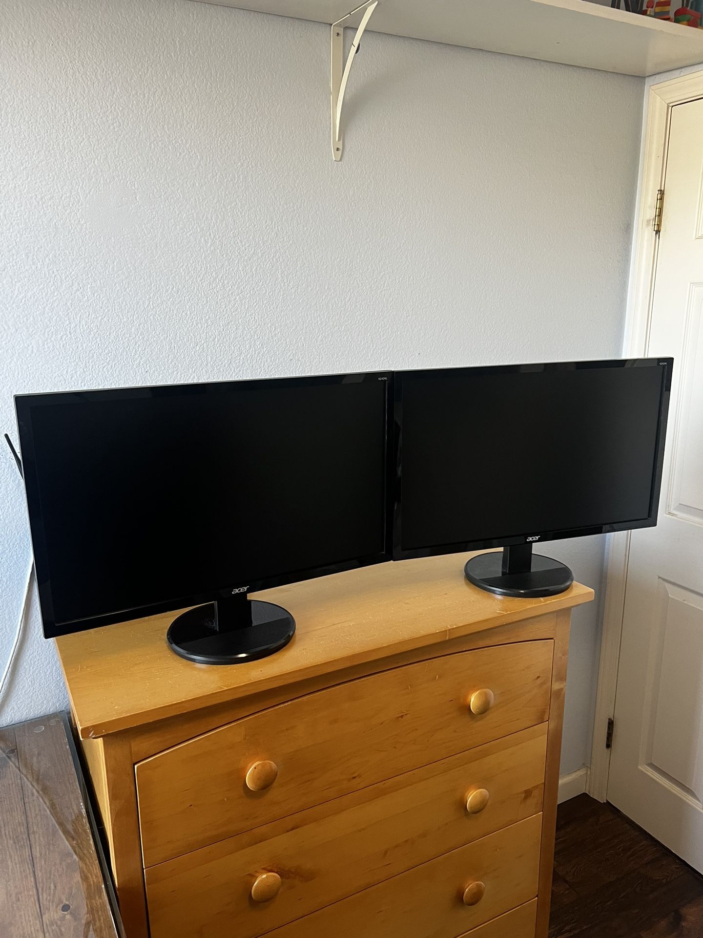 Two Full HD monitors
